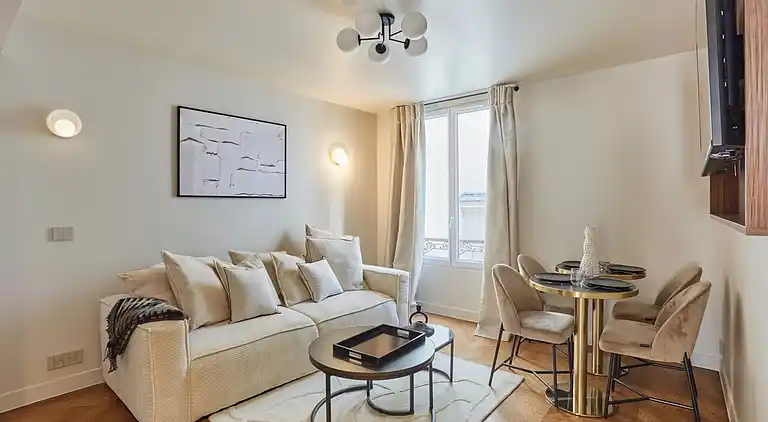 Apartment in Porte-Saint-Martin