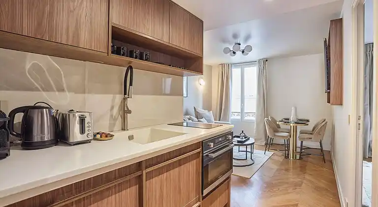 Apartment in Porte-Saint-Martin