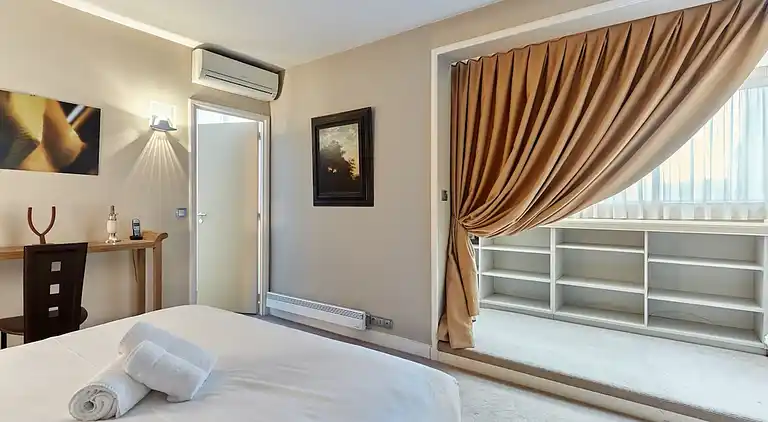 Apartment in Chaillot