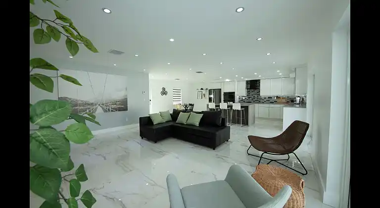 Maggie Home In Kendall - Pool And Tiki Bar