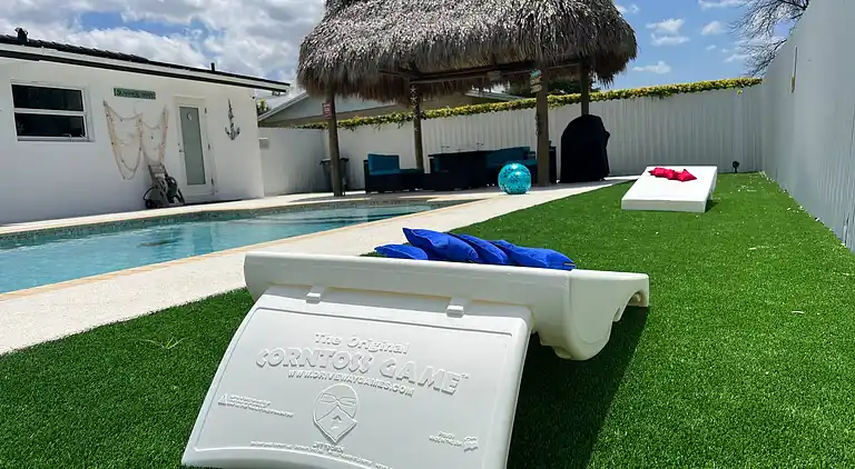 Maggie Home In Kendall - Pool And Tiki Bar