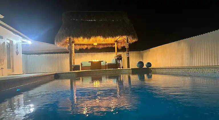 Maggie Home In Kendall - Pool And Tiki Bar