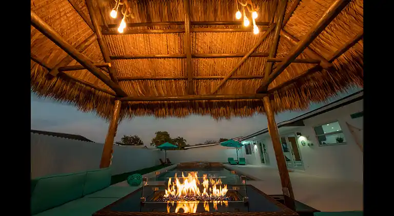 Maggie Home In Kendall - Pool And Tiki Bar