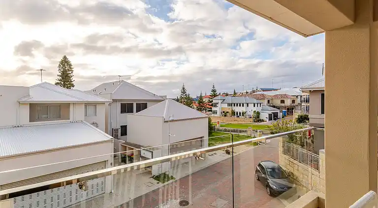 Located in the Mindarie Marina a Luxury House in a Perfect
