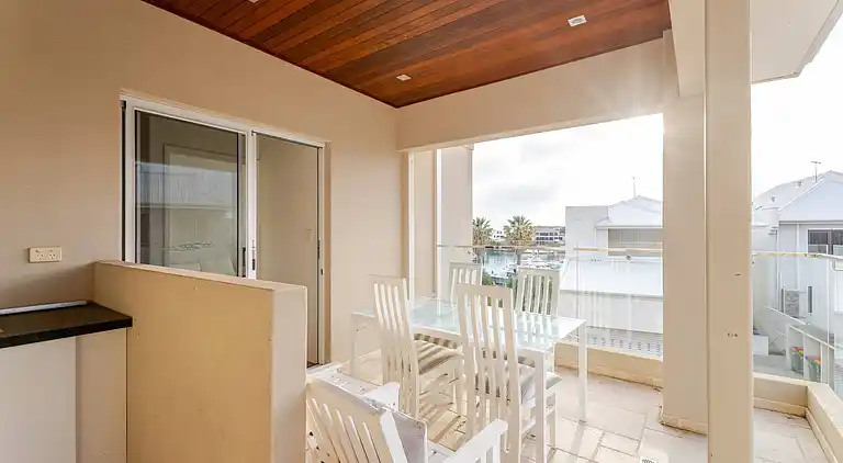 Located in the Mindarie Marina a Luxury House in a Perfect