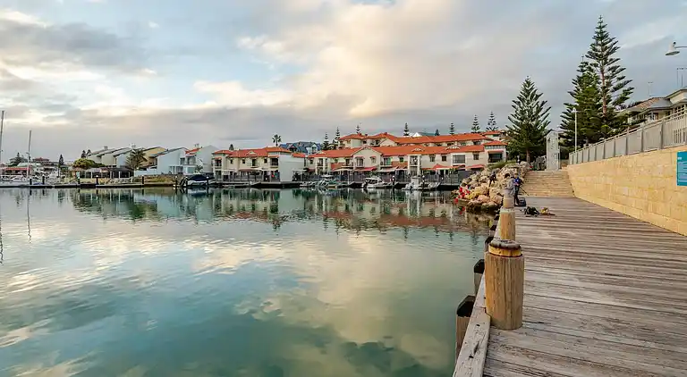 Located in the Mindarie Marina a Luxury House in a Perfect