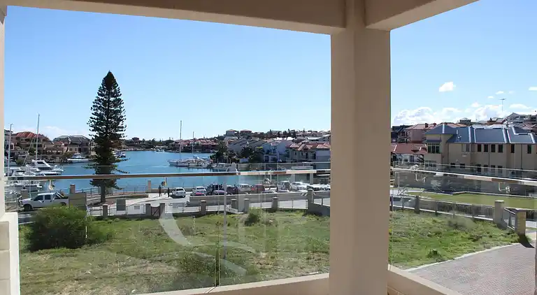 Located in the Mindarie Marina a Luxury House in a Perfect