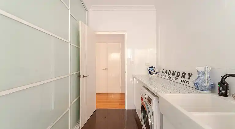 Located in the Mindarie Marina a Luxury House in a Perfect