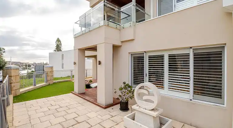 Located in the Mindarie Marina a Luxury House in a Perfect