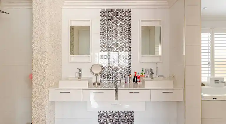 Located in the Mindarie Marina a Luxury House in a Perfect