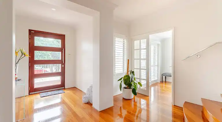 Located in the Mindarie Marina a Luxury House in a Perfect