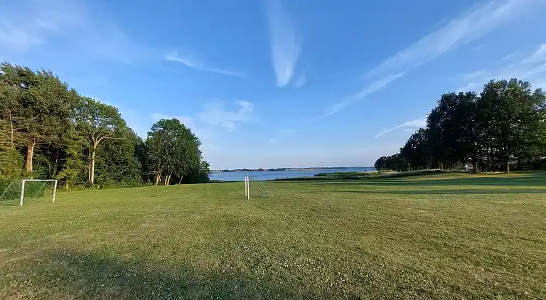 Charmantes Ferienhaus mit großem, schönem Garten