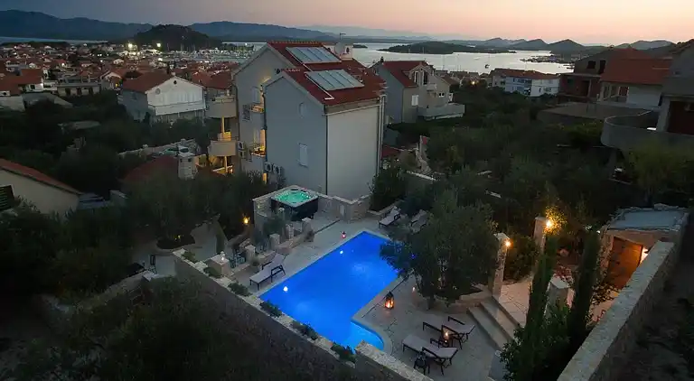 Ferielejlighed i Tisno