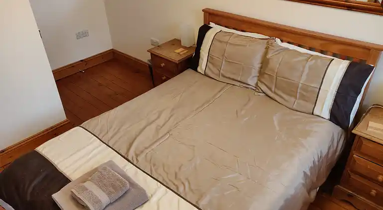 3-Zimmer-Cottage mit eigenem Garten und Parkplatz in der