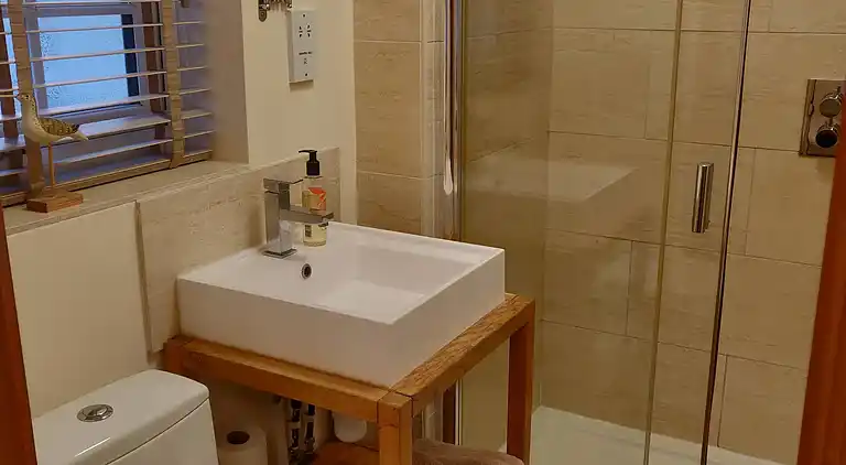 3-Zimmer-Cottage mit eigenem Garten und Parkplatz in der