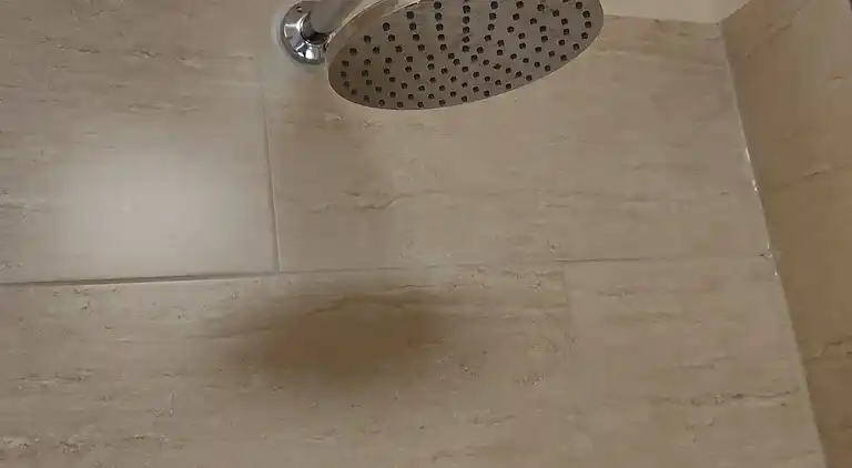 3-Zimmer-Cottage mit eigenem Garten und Parkplatz in der