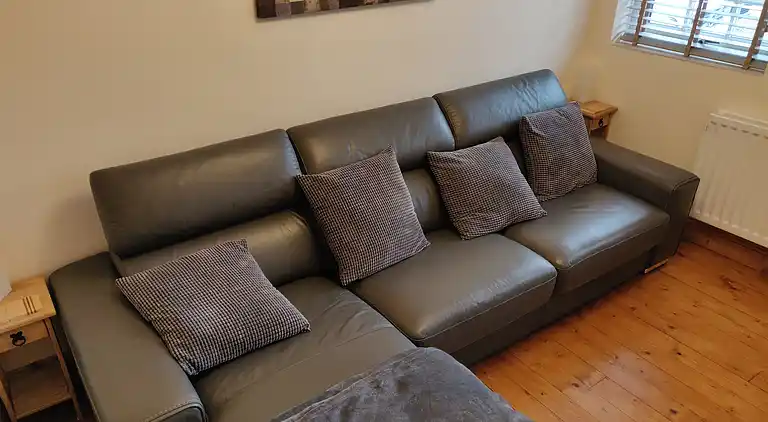 3-Zimmer-Cottage mit eigenem Garten und Parkplatz in der