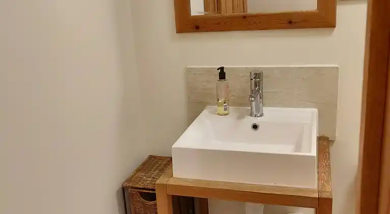 3-Zimmer-Cottage mit eigenem Garten und Parkplatz in der