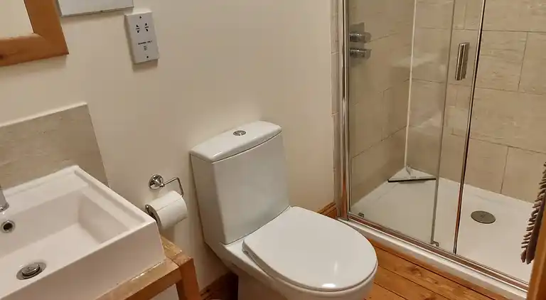 3-Zimmer-Cottage mit eigenem Garten und Parkplatz in der