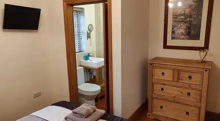 3-Zimmer-Cottage mit eigenem Garten und Parkplatz in der