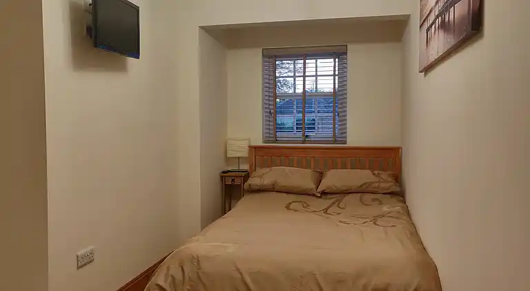 3-Zimmer-Cottage mit eigenem Garten und Parkplatz in der