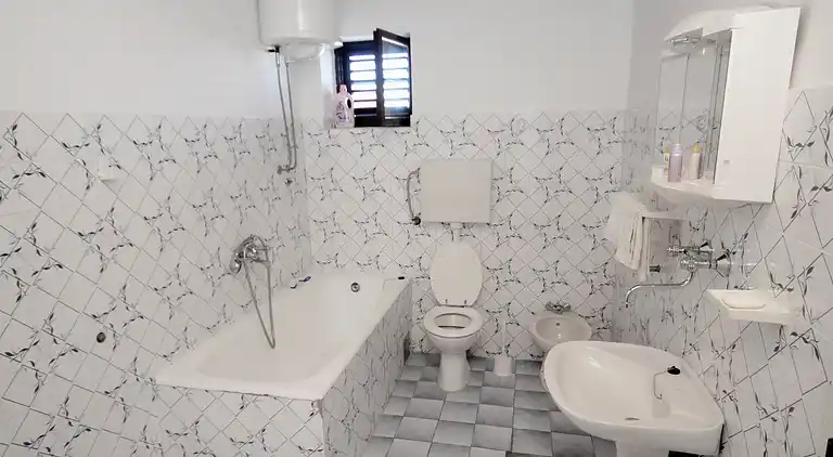 Two bedroom apartment near beach Privlaka (Zadar) (A-666-b)