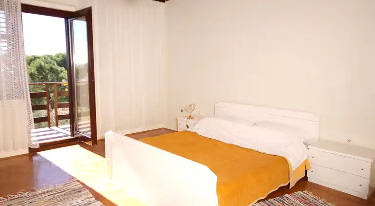 Two bedroom apartment near beach Privlaka (Zadar) (A-666-b)