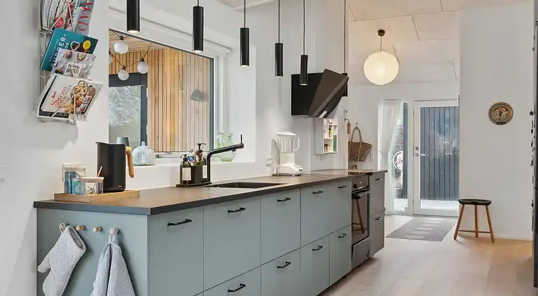 Naturskønt sommerhus med plads til hele familien