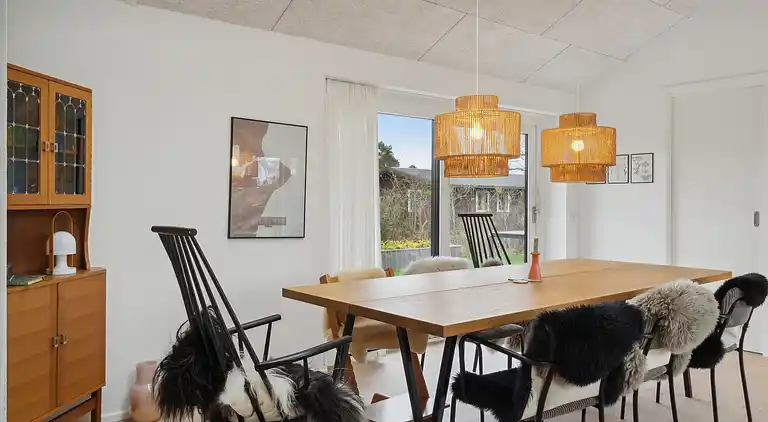 Naturskønt sommerhus med plads til hele familien