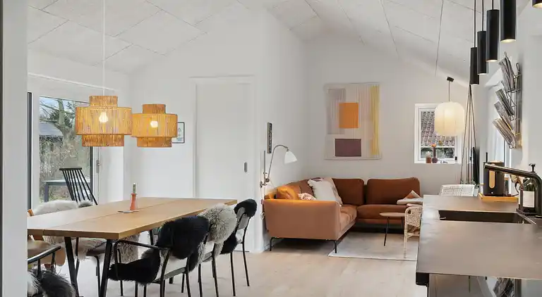 Naturskønt sommerhus med plads til hele familien