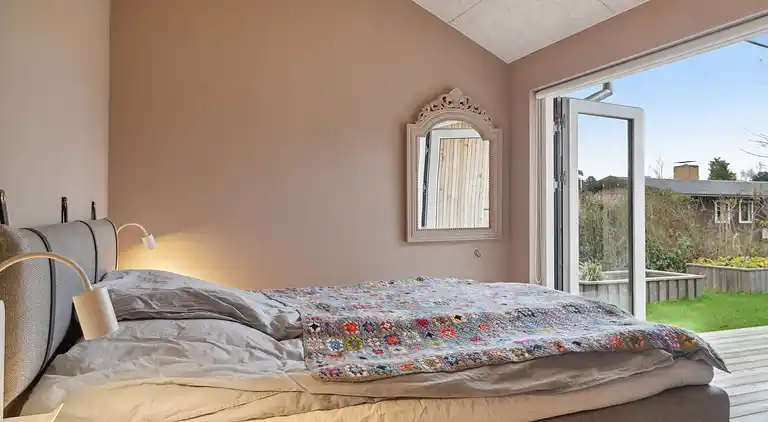 Naturskønt sommerhus med plads til hele familien