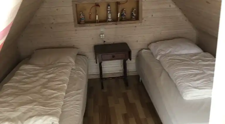 Ferienhaus mit Blick auf Meer und Hafen