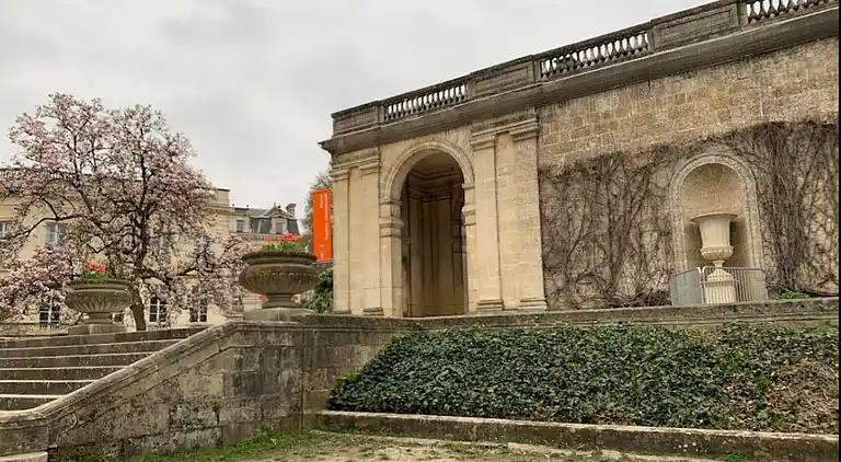 Apartment in Downtown