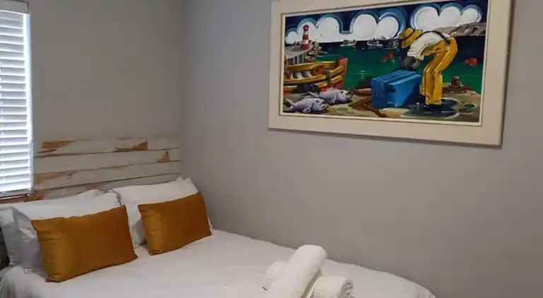 25 ON Main Struisbaai