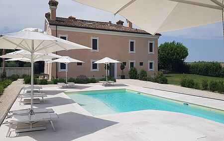 Villa in Monsano