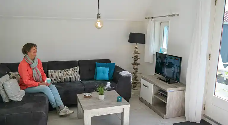 Maison de vacances moderne dans un canal typiquement