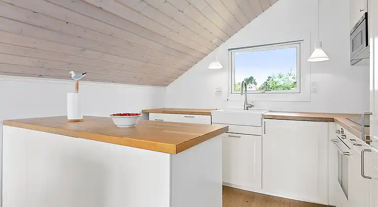 Skønt sommerhus i bynært område