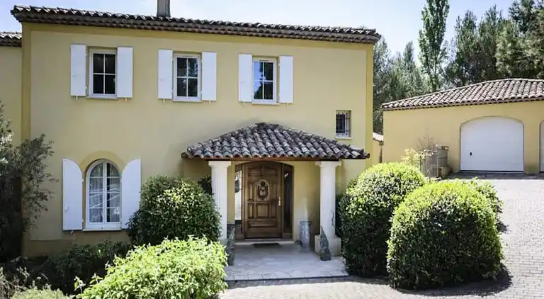 Apartment in Mallemort