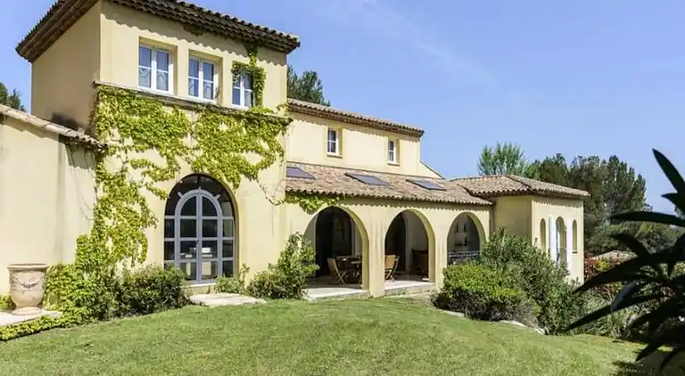 Apartment in Mallemort