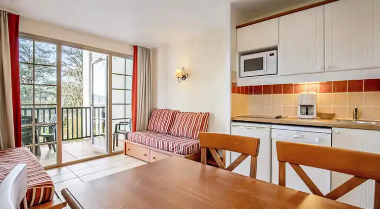 Ferienwohnung in Çaro