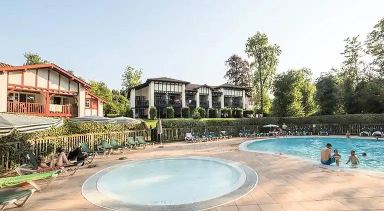 Ferienwohnung in Çaro