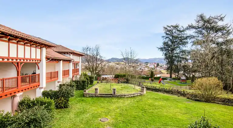 Ferienwohnung in Çaro