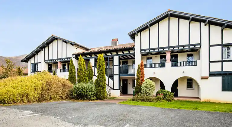 Ferienwohnung in Çaro