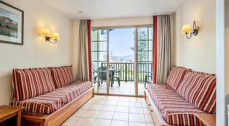 Ferienwohnung in Çaro