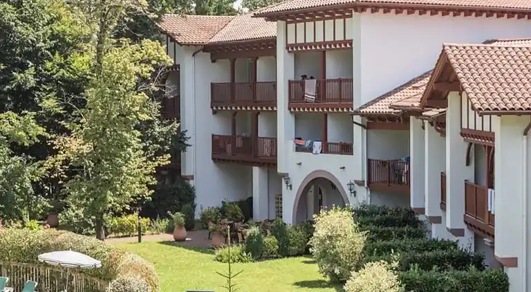 Ferienwohnung in Çaro