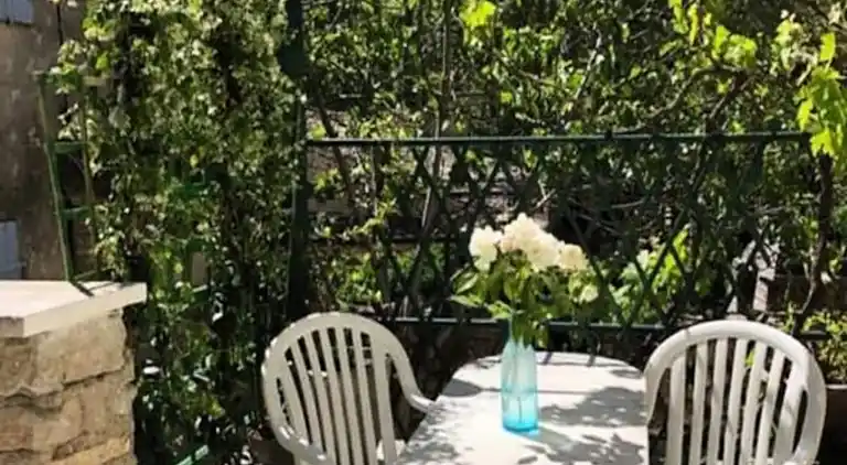 Apartment in Saumane-de-Vaucluse