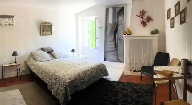 Apartment in Saumane-de-Vaucluse