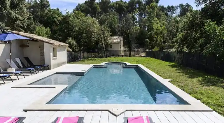 Apartment in Cadenet