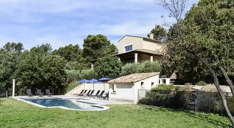 Apartment in Cadenet