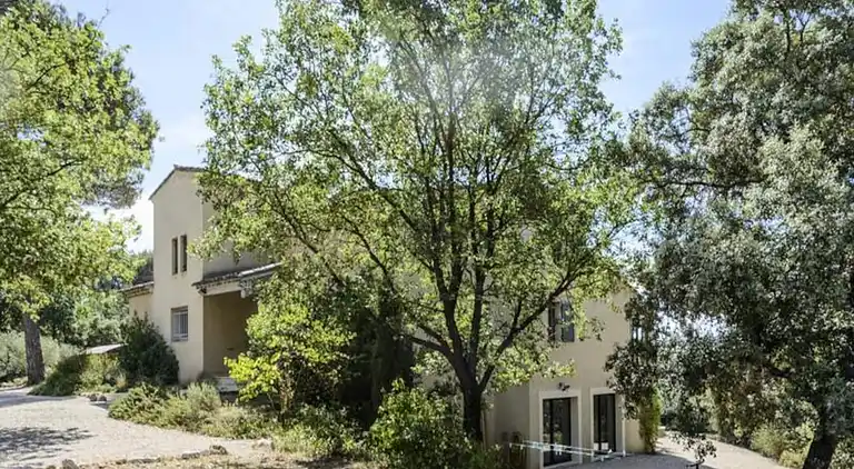 Apartment in Cadenet